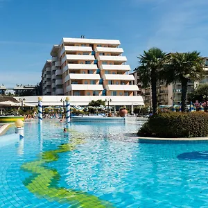 Aparthotel Holiday Szálloda